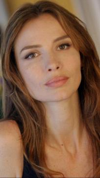 Saffron Burrows